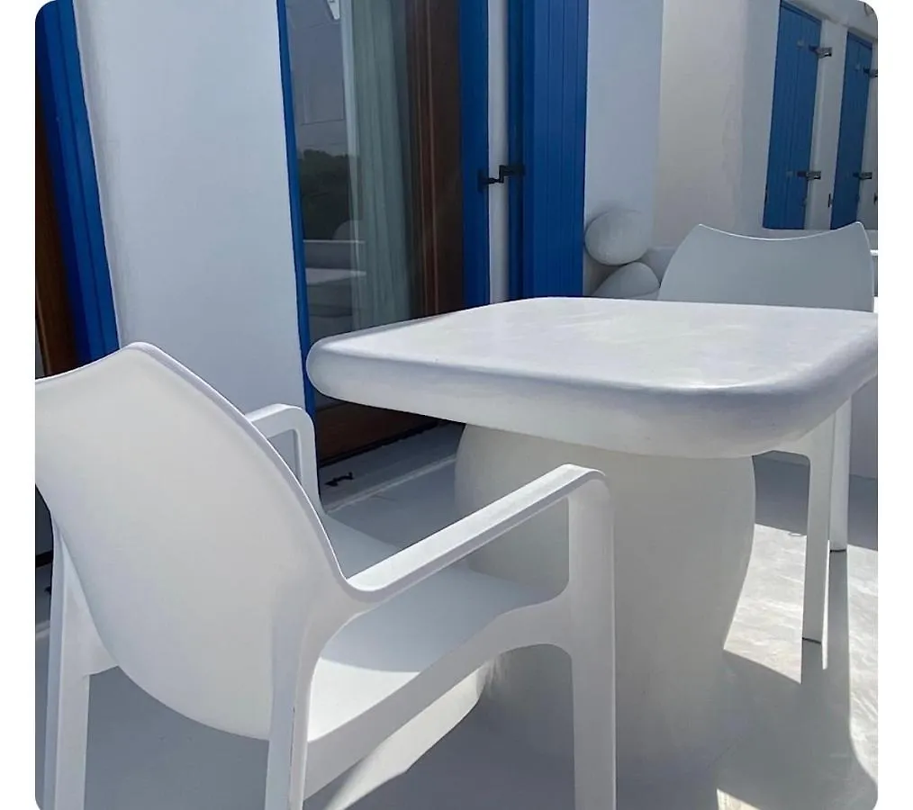 White Luxury Suite With Shared Pool Downtown Mykonos Town